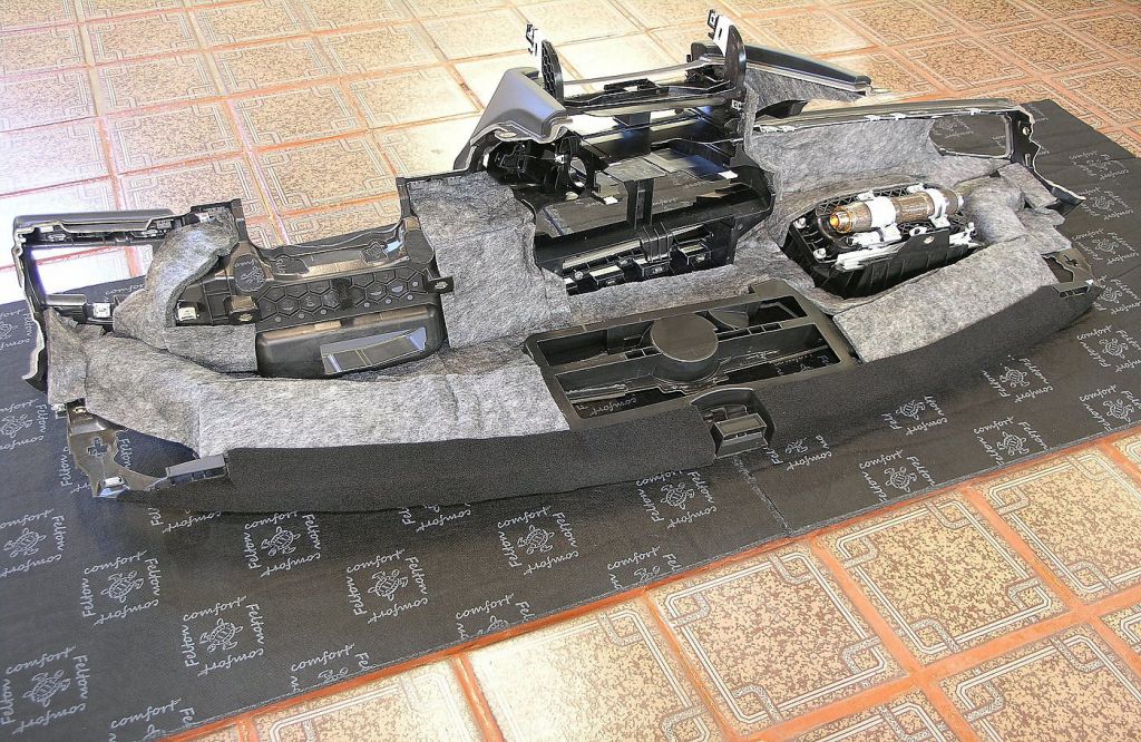 Шумоизоляция торпедо AUDI A6 Allroad