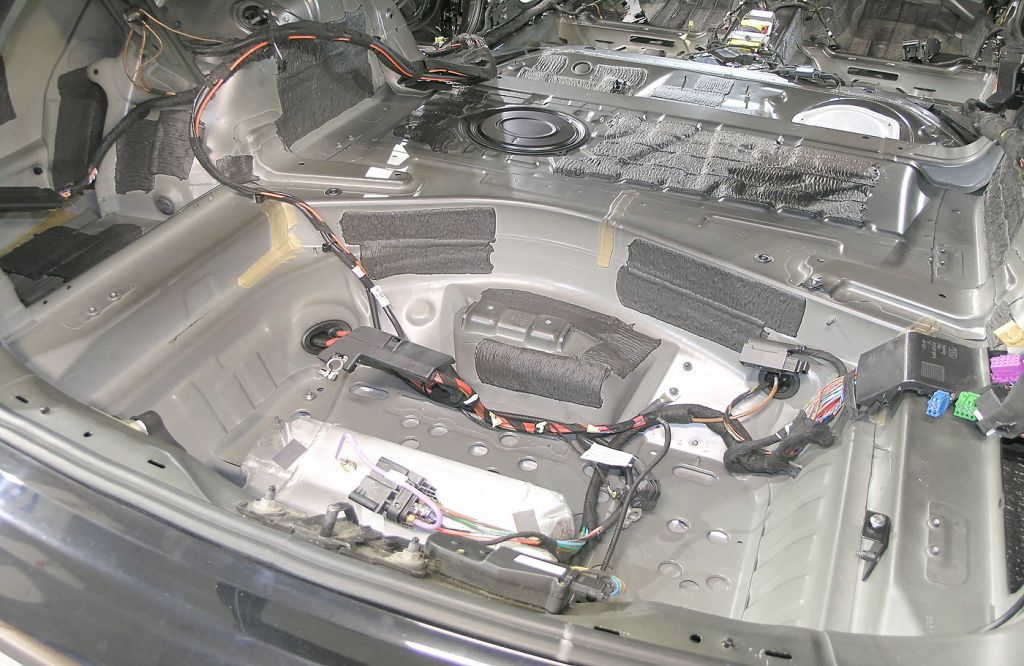 Пол багажника AUDI A6 Allroad до начала работ