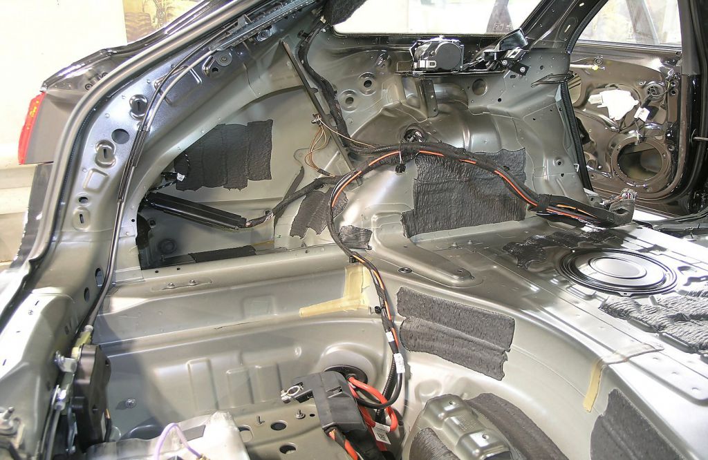 Задняя колёсная арка и крыло AUDI A6 Allroad до начала работ