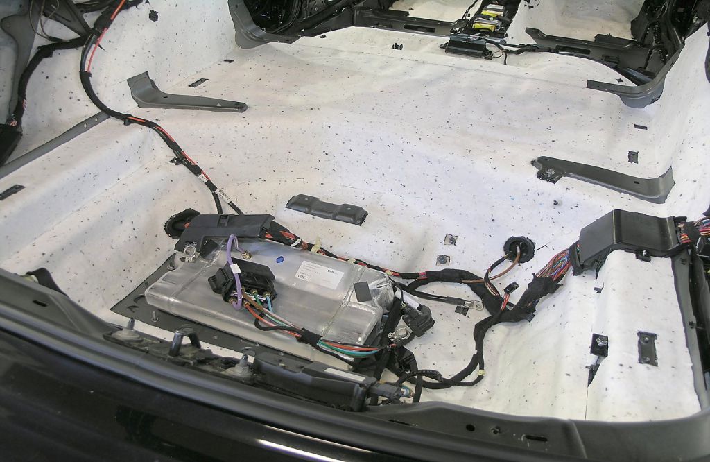 Шумоизоляция днища багажника Comfort Mat Lock4