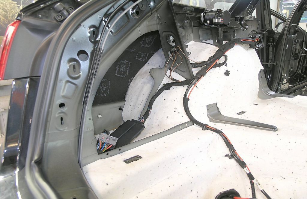 Шумоизоляция задней колёсной арки и крыла AUDI A6 Allroad