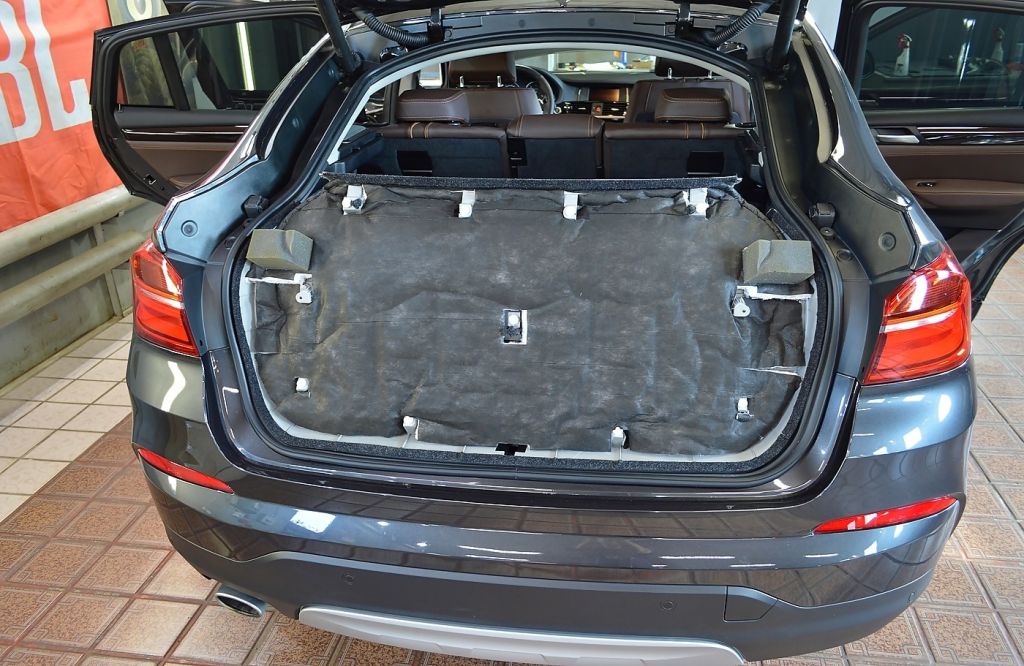 Шумоизоляция пластика крышки багажника BMW X4 F26