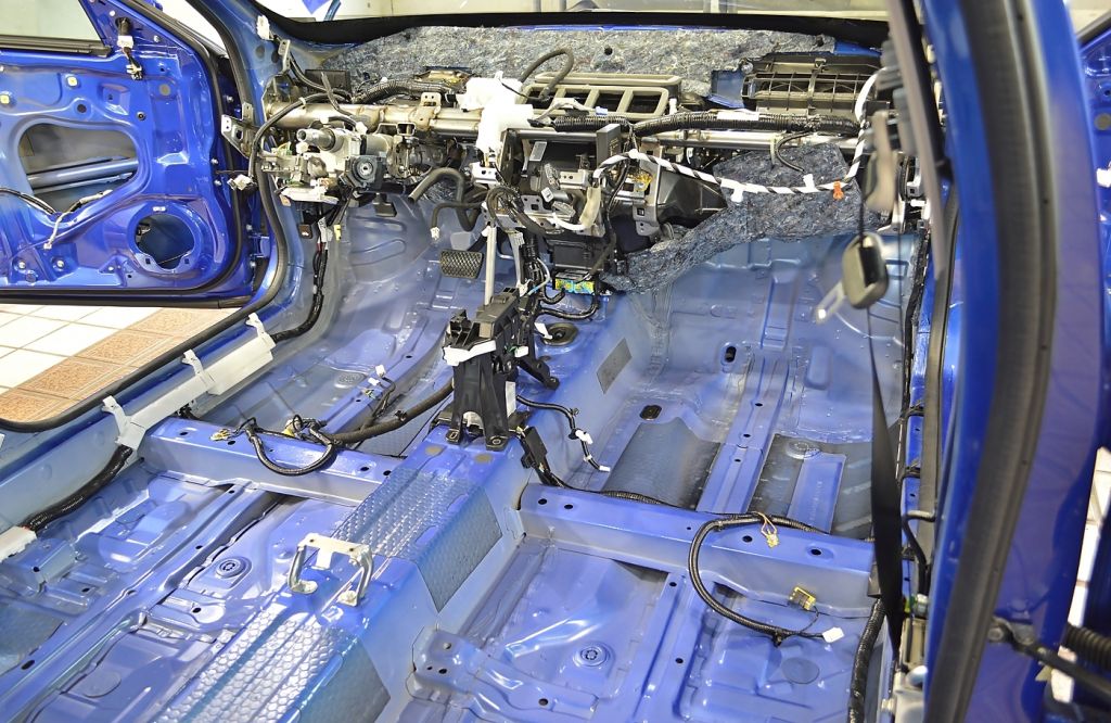 Пол HONDA CIVIC до начала работ