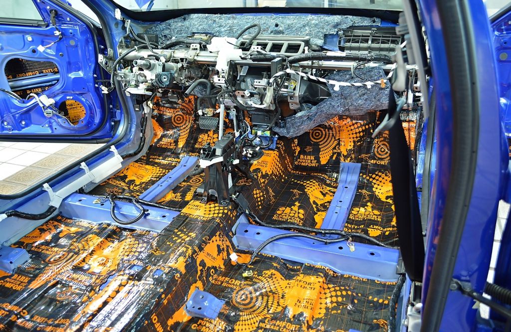 Виброизоляция пола салона Comfort Mat D-line D4