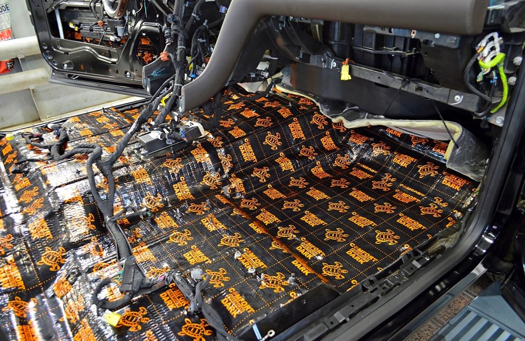 Виброизоляция пола салона Comfort Mat D-line D4 Cadillac Escalade