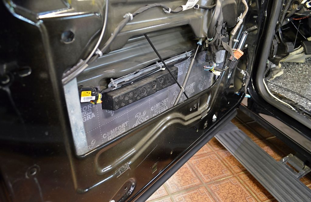 Звукоизоляция двери Cadillac Escalade Comfort Mat INTEGRA