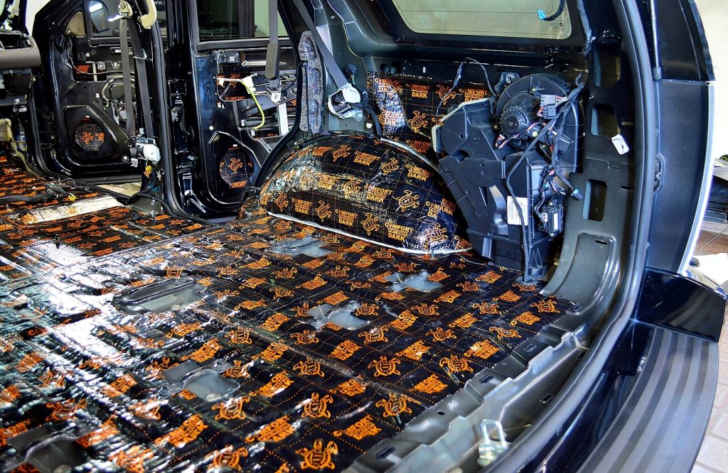 Виброизоляция задней колёсной аркиCadillac Escalade