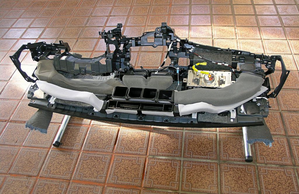 Шумоизоляция торпедо TOYOTA CAMRY V70