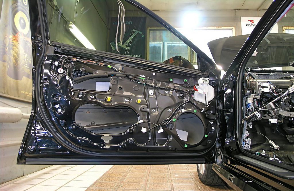 Дверь TOYOTA CAMRY V70 до начала работ