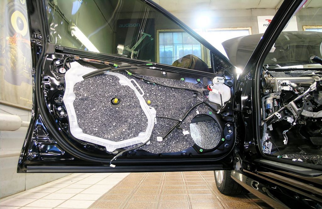 Шумоизоляция технологической панели двери TOYOTA CAMRY V70