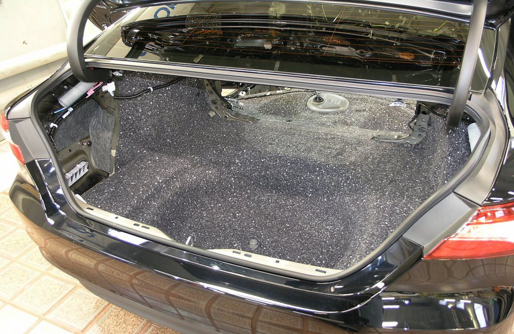 Шумоизоляция днища багажника Comfort Mat Lock4