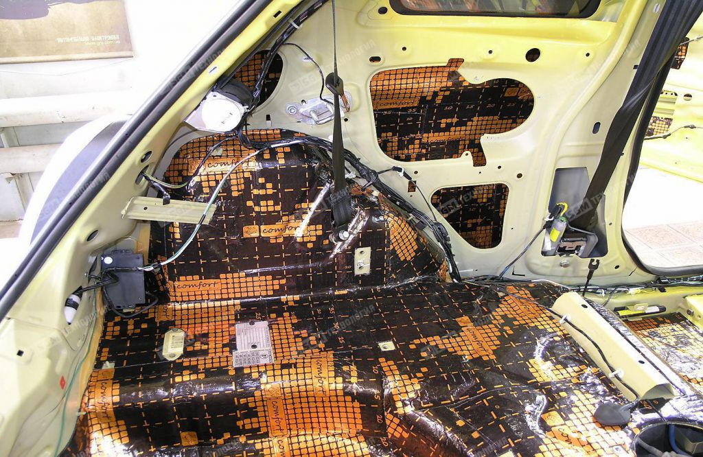 Виброизоляция задней колёсной арки Comfort Mat Dark D3