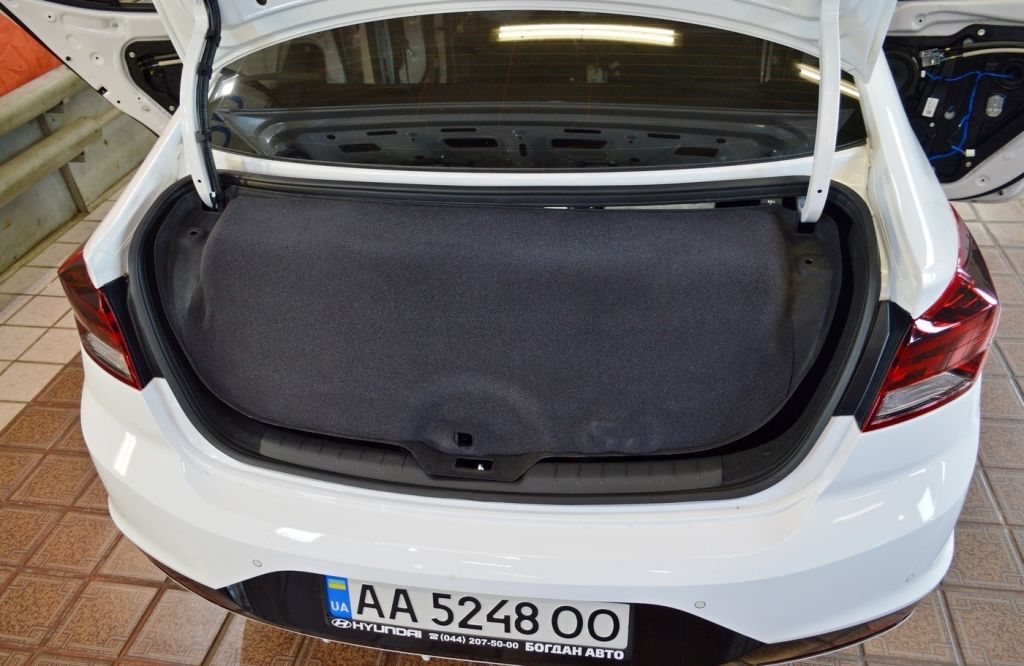 Шумоизоляция обшивки крышки багажника Comfort Mat UltraSoft 5