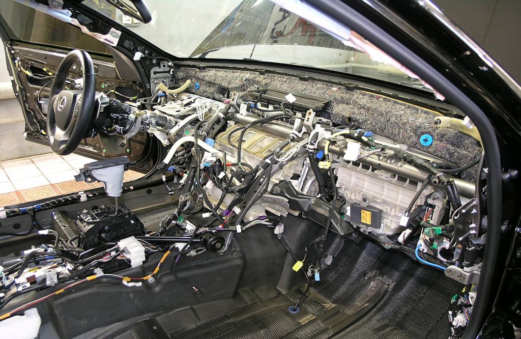 Подторпедное пространство Lexus GS  до начало работ