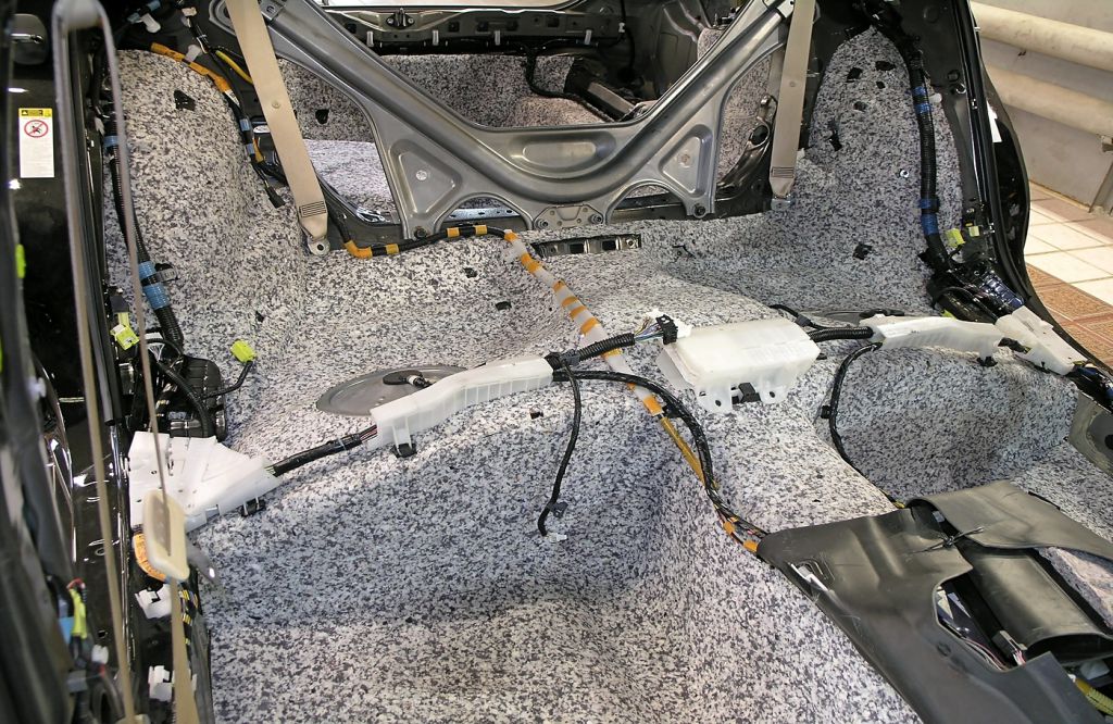 Шумоизоляция пола под задним рядом сидений Comfort Mat Lock4