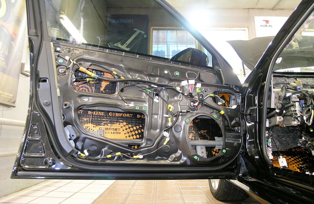 Виброизоляция филенки двери Lexus GS