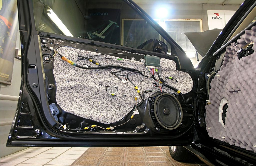 Шумоизоляция технологической панели двери Lexus GS Comfort Mat Lock4