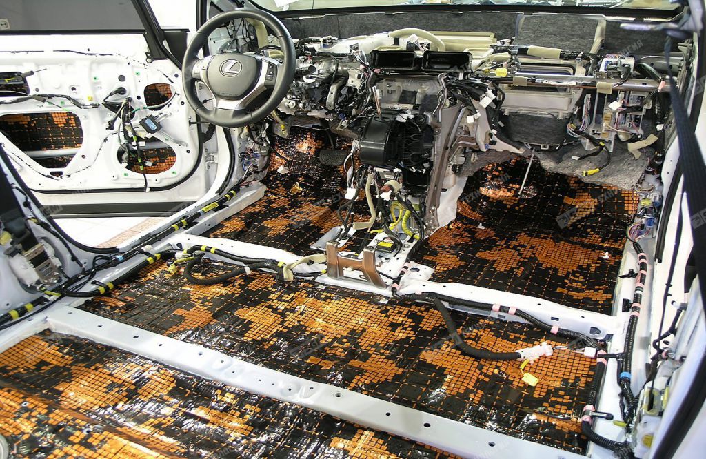 Виброизоляция пола салона Comfort Mat Dark D3