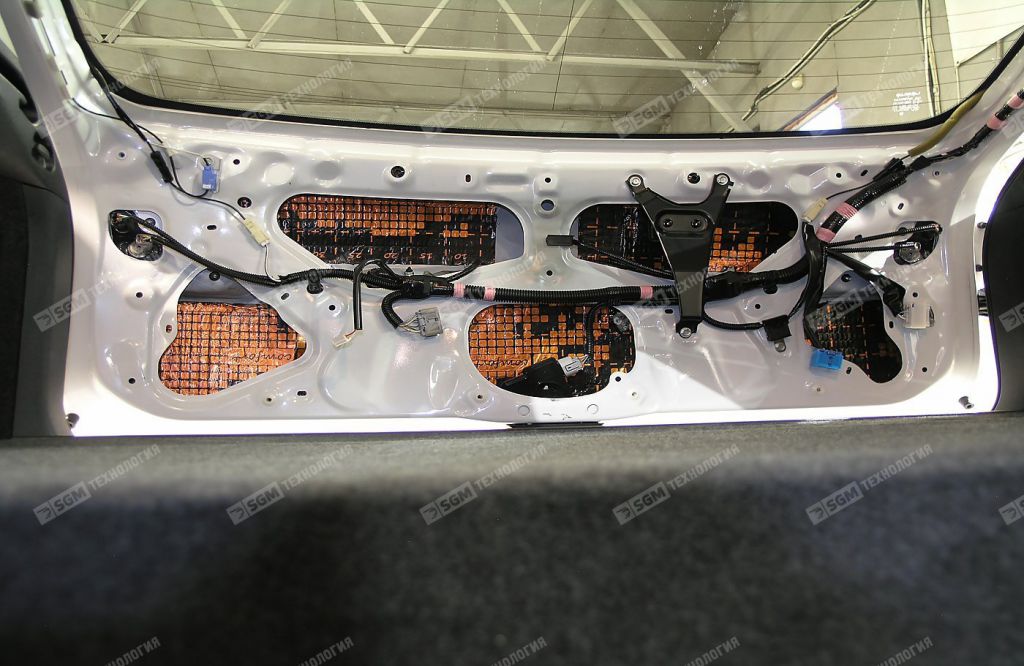 Виброизоляция дрери багажника Comfort Mat Dark D2