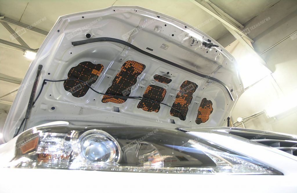 Виброизоляция капота Comfort Mat Dark D2