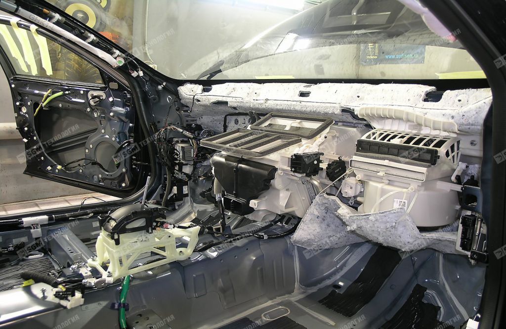 Подторпедное пространство Mazda 6 до начало работ
