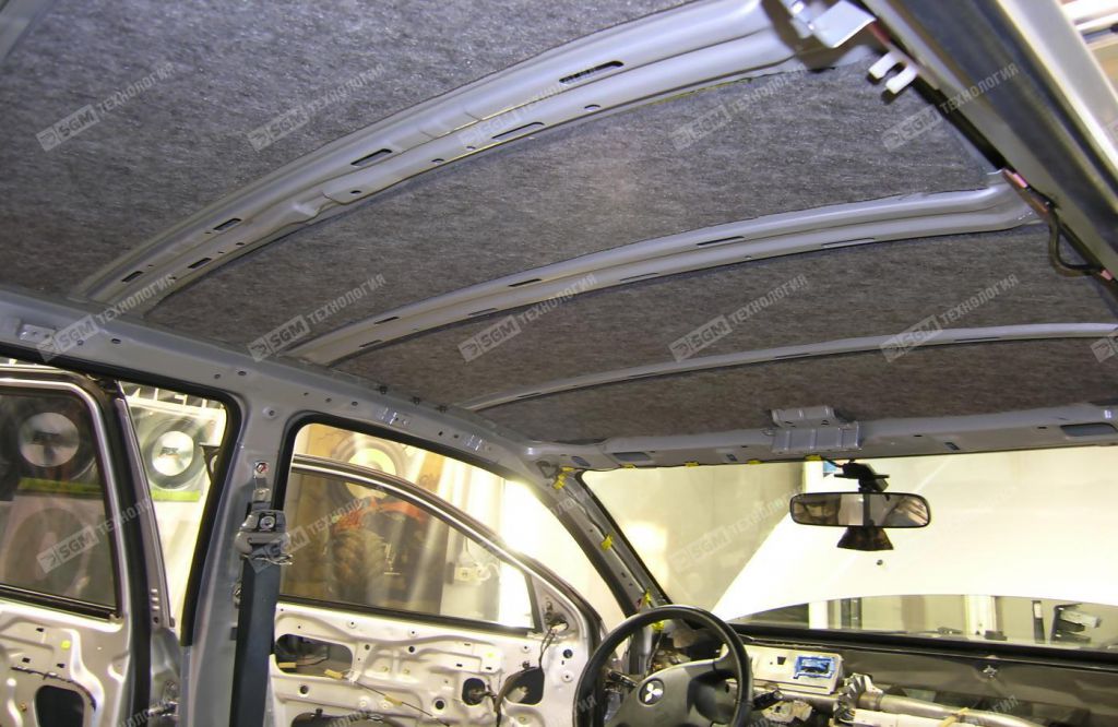 Шумоизоляция крыши Mitsubishi Outlander