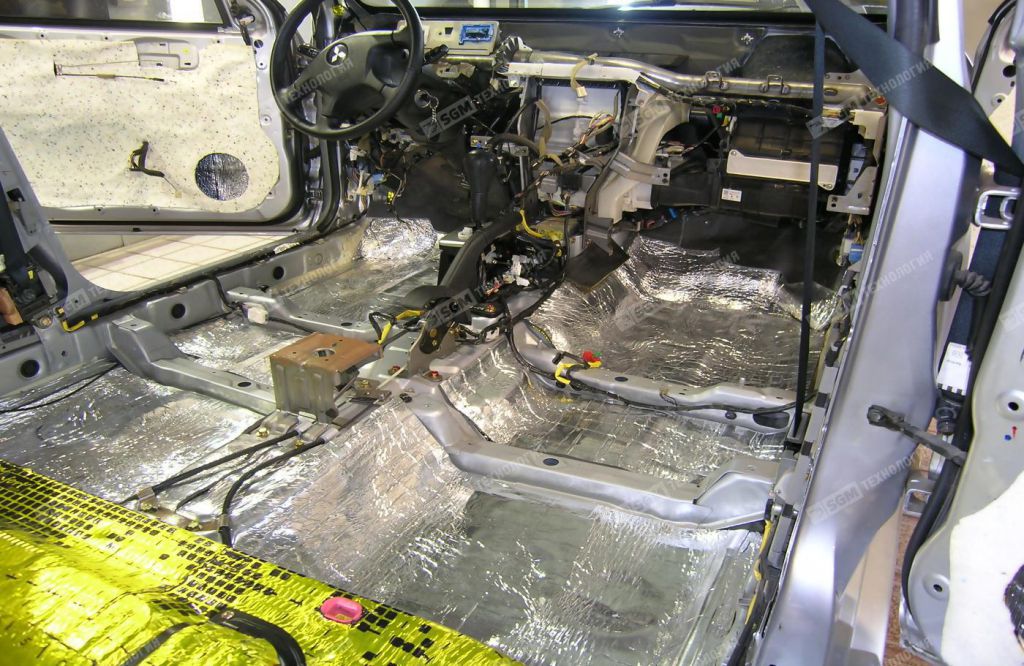 Укладка шумоизоляционного слоя K-FLEX Софт М6