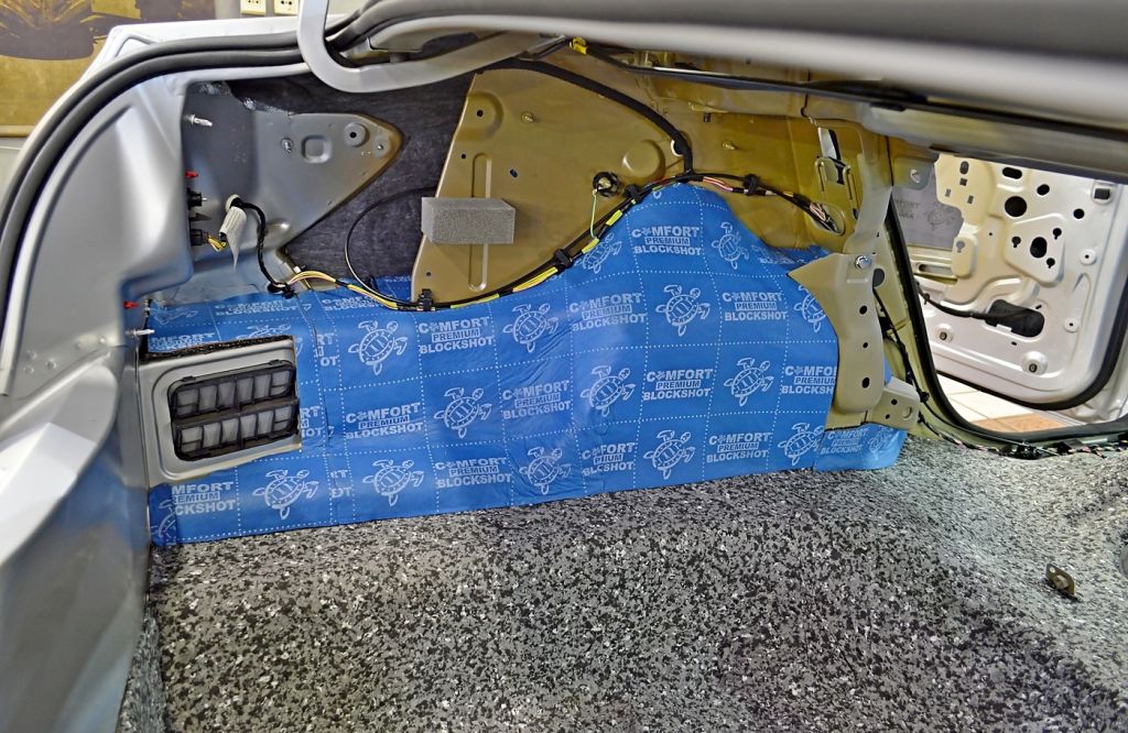 Шумоизоляция задней колёсной арки Comfort Mat BlockShot и крыла Turbo Войлок