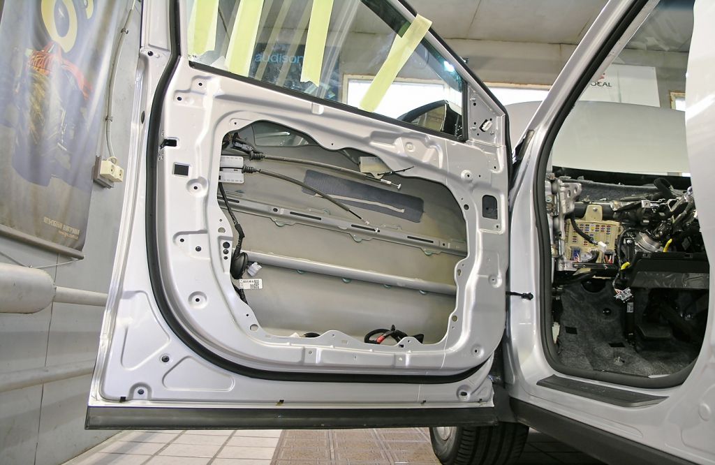 Дверь Hyundai Santa Fe до начала работ