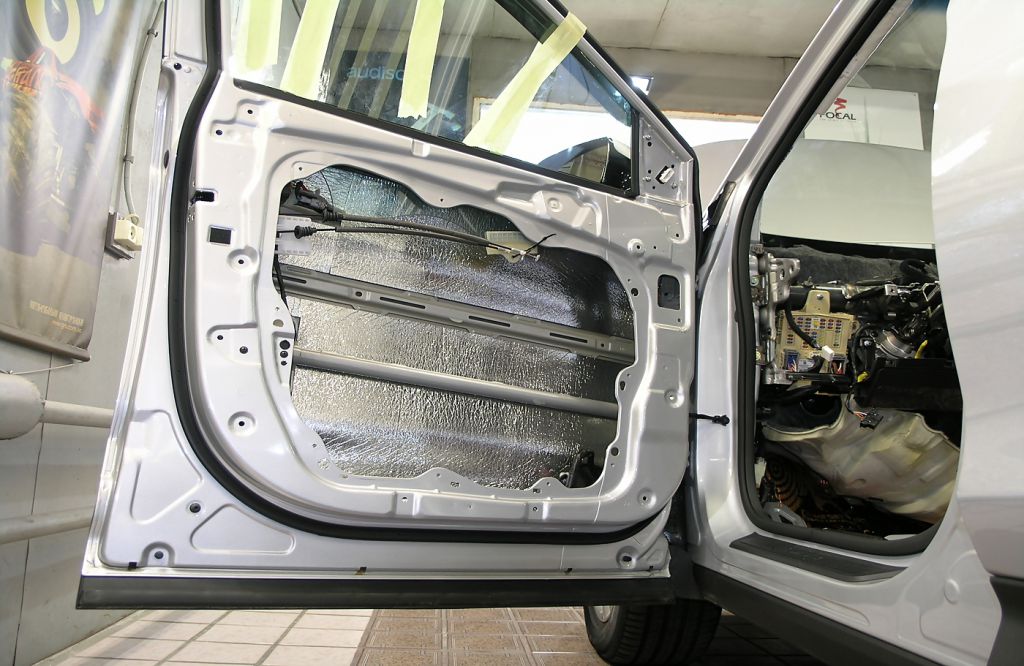 Звукоизоляция двери Hyundai Santa Fe
