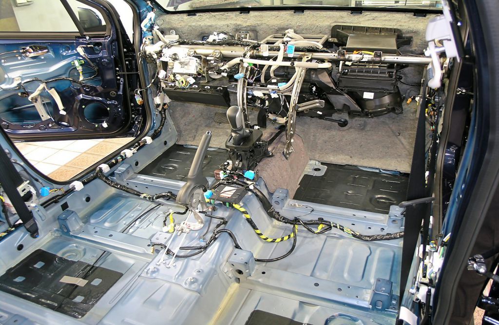 Пол SUZUKI SX4 до начала работ