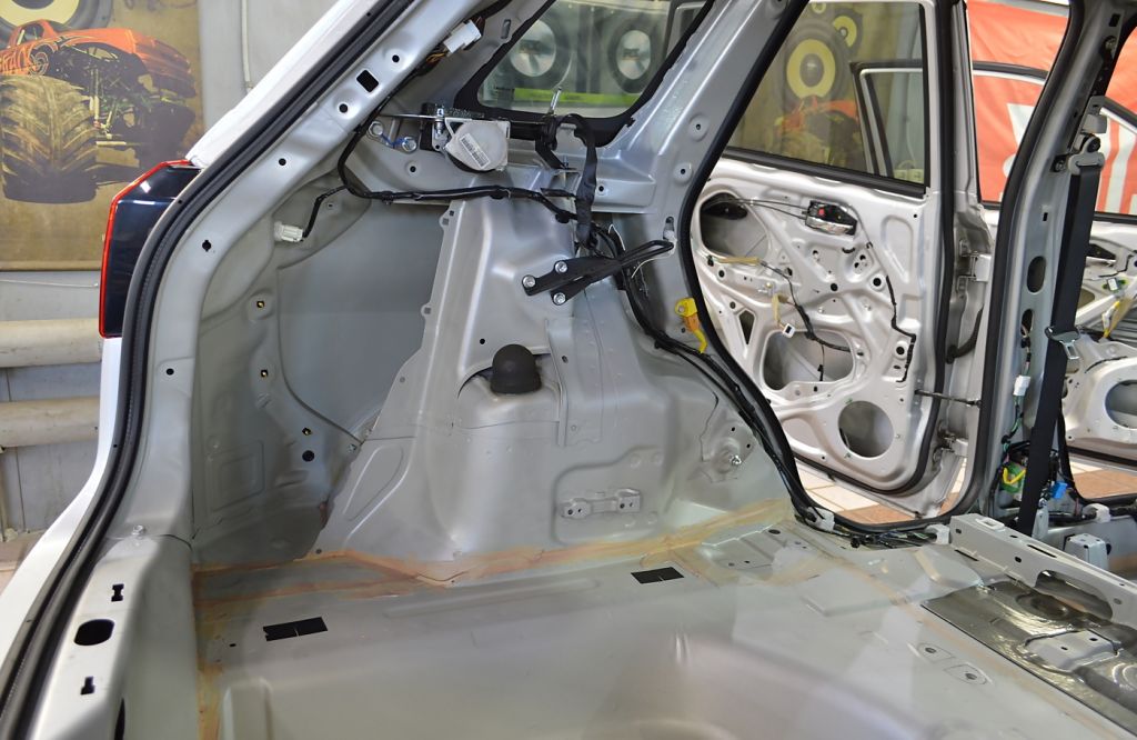 Задняя колёсная арка SUZUKI VITARA до начала работ