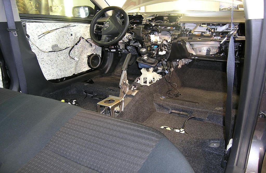 Сбор торпедо и панели приборов