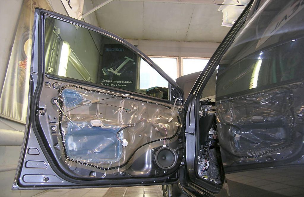 Изоляция двери Toyota