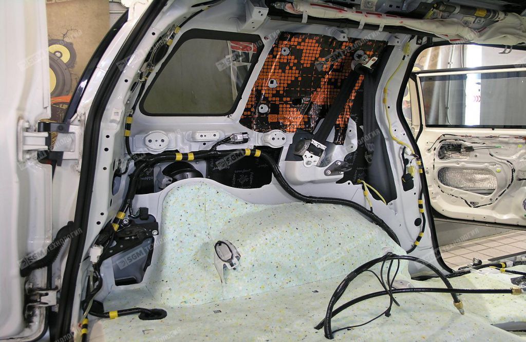 Шумоизоляция задней колёсной арки Comfort Lock4