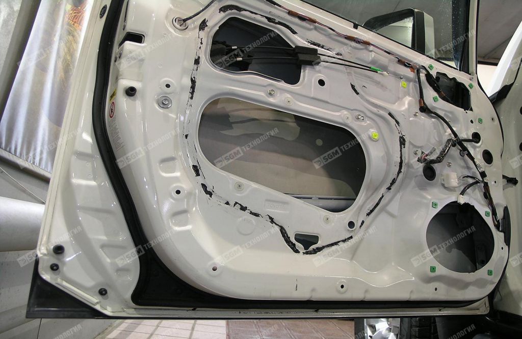 Дверь Toyota FJ Cruiser до начала работ