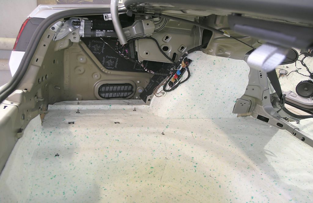 Шумоизоляция задней колёсной арки Comfort Lock4