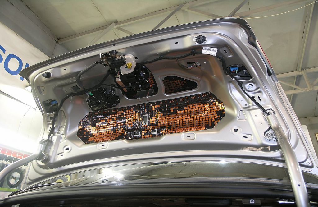 Виброизоляция крышки багажника Comfort Mat Dark D2