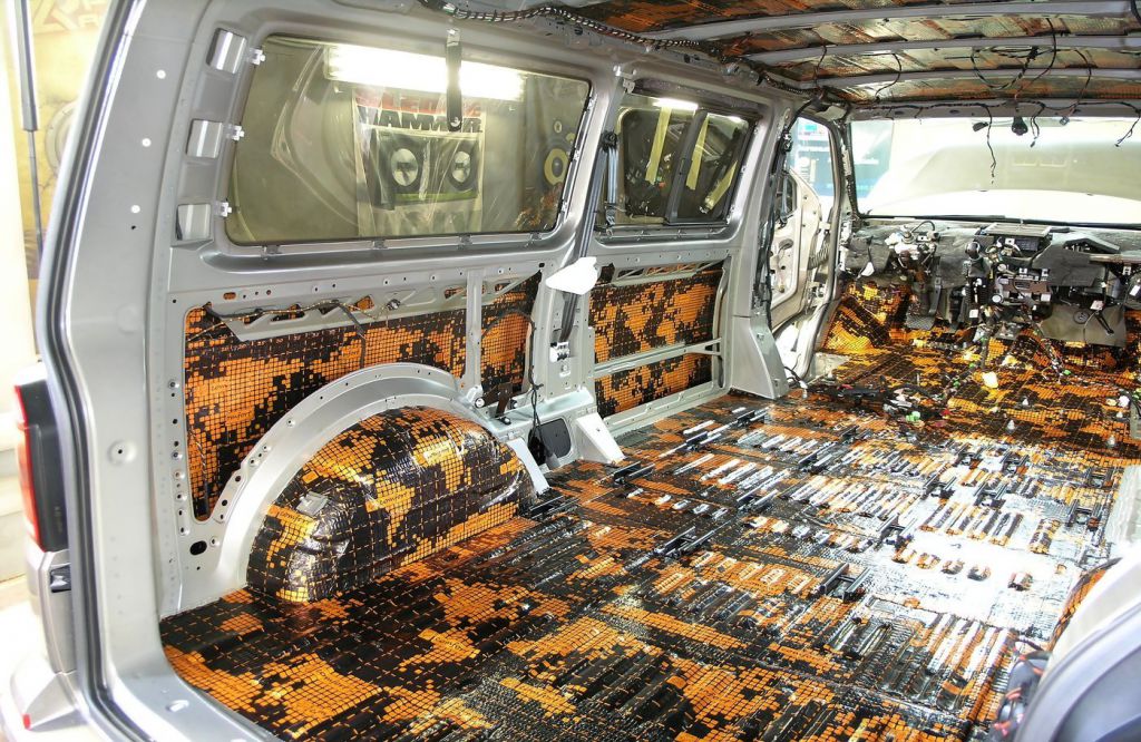 Виброизоляция задней колёсной арки и филёнок левого борта Volkswagen Caravelle T6 Comfort Mat Dark D4