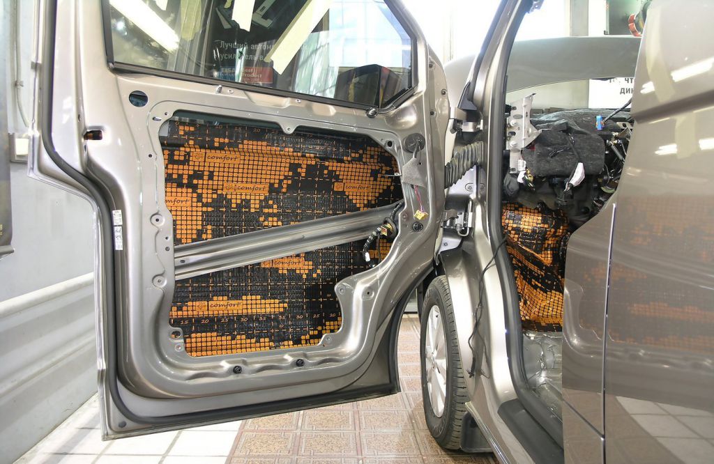 Виброизоляция филёнки двери Volkswagen T6 Caravelle