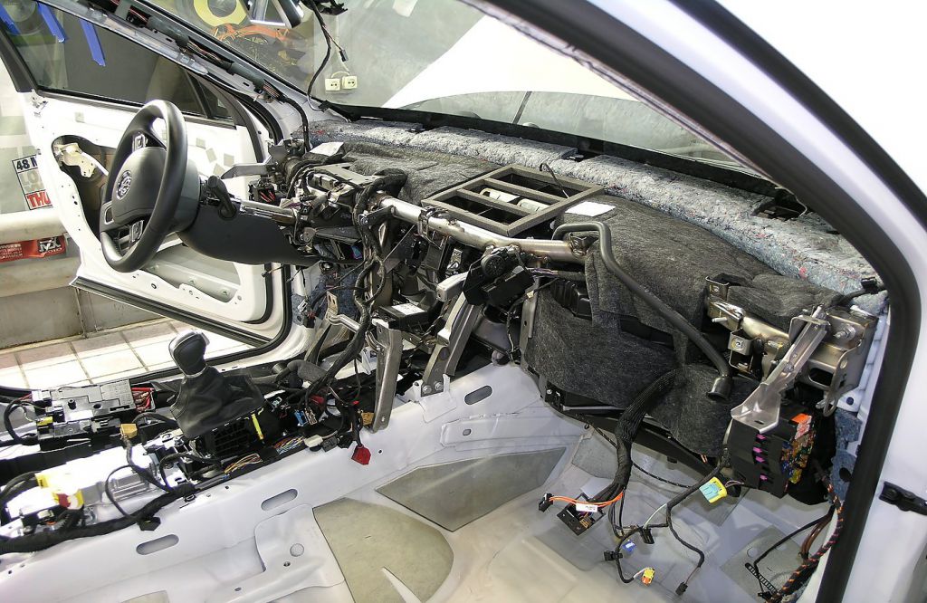 Подторпедное пространство Volkswagen Touareg FL