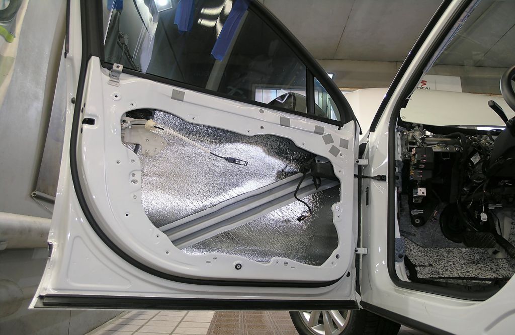 Звукоизоляция двери Volkswagen Touareg FL