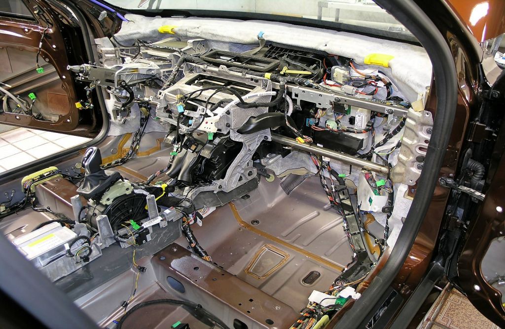 Подторпедное пространство Volvo XC60 до начала работ