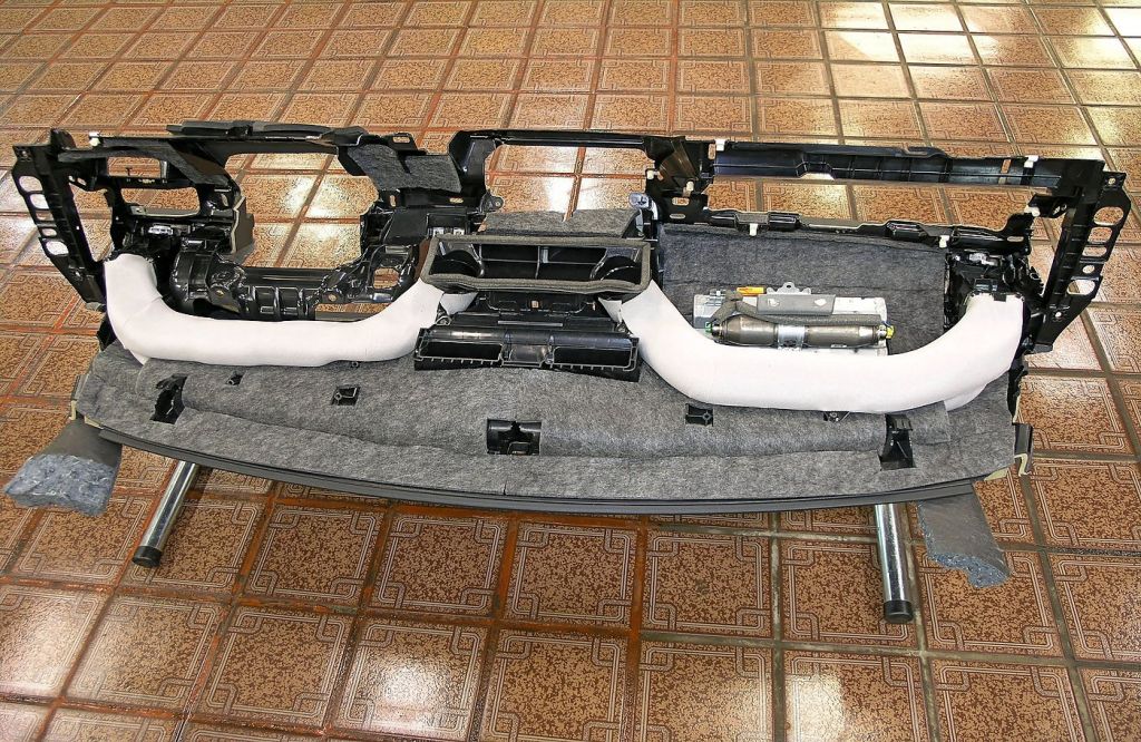 Шумоизоляция торпедо Volvo XC60