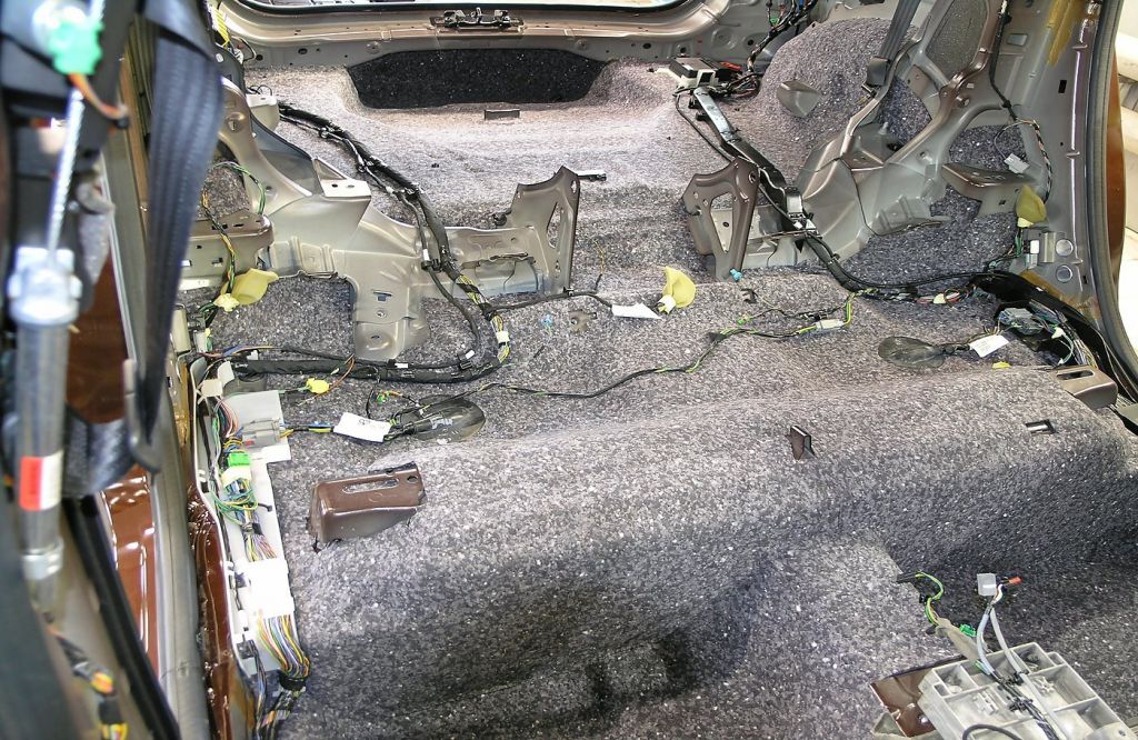 Шумоизоляция пола под задним рядом сидений Comfort Mat Lock4