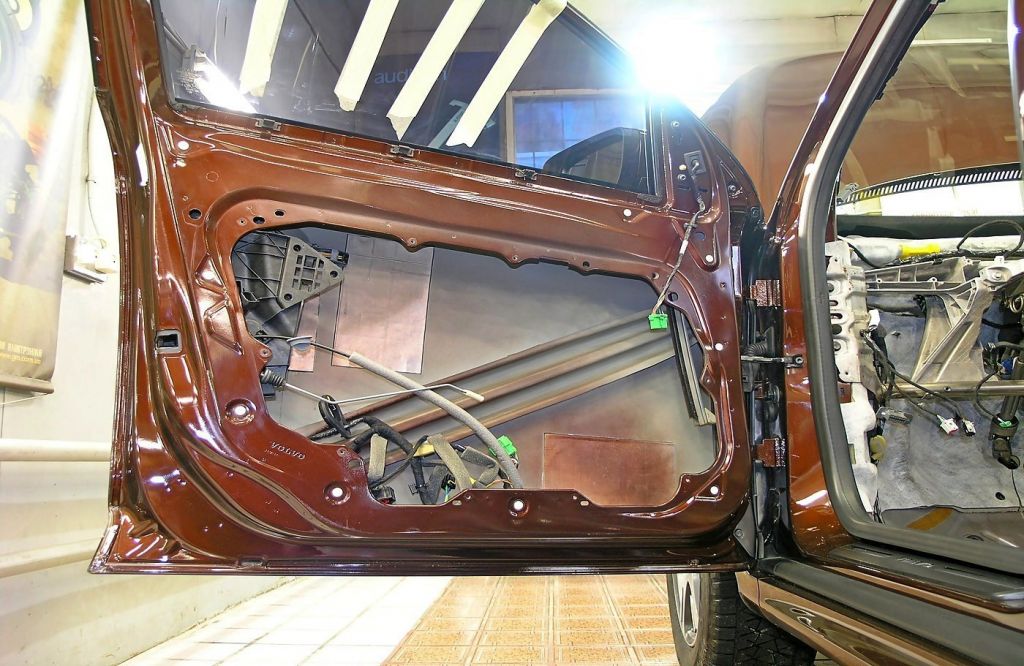 Дверь Volvo XC60 до начала работ