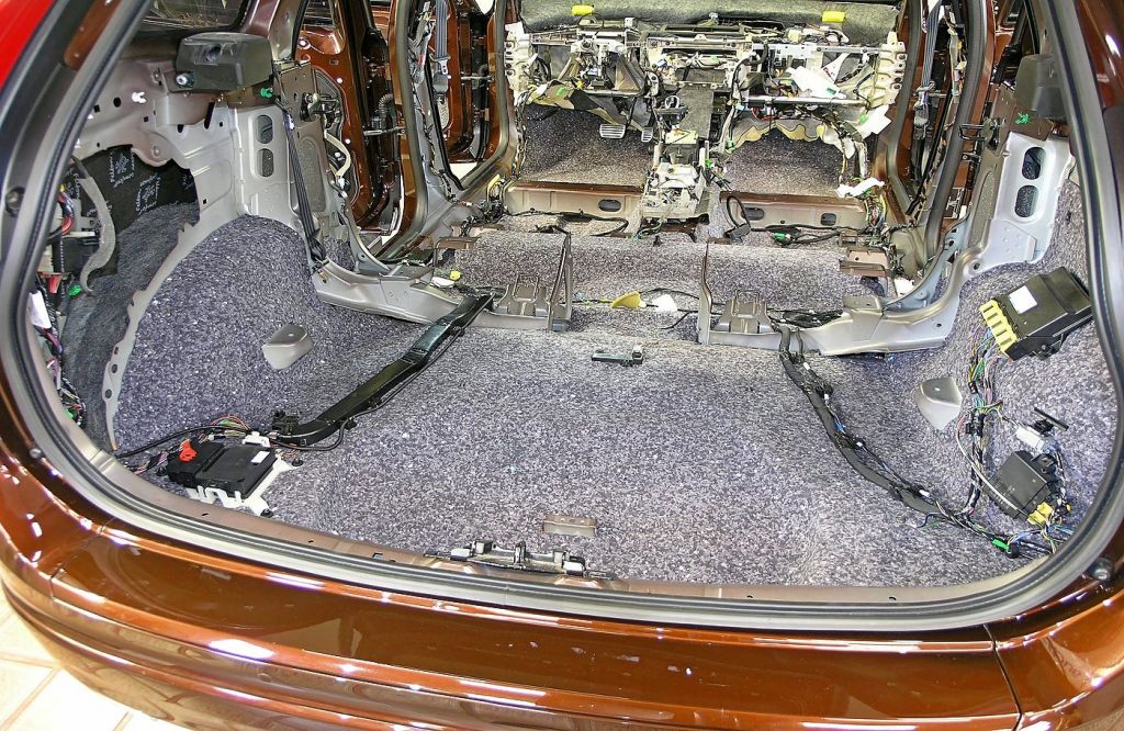 Шумоизоляция днища багажника Comfort Mat Lock4